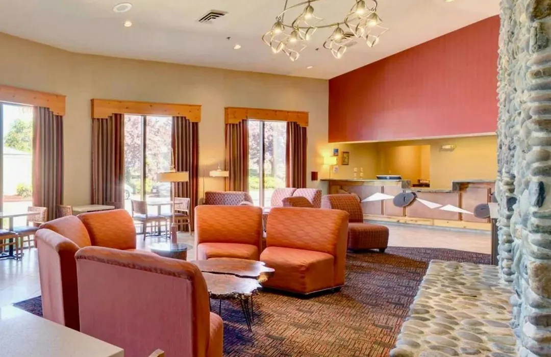 The Lodge At Roseburg-1