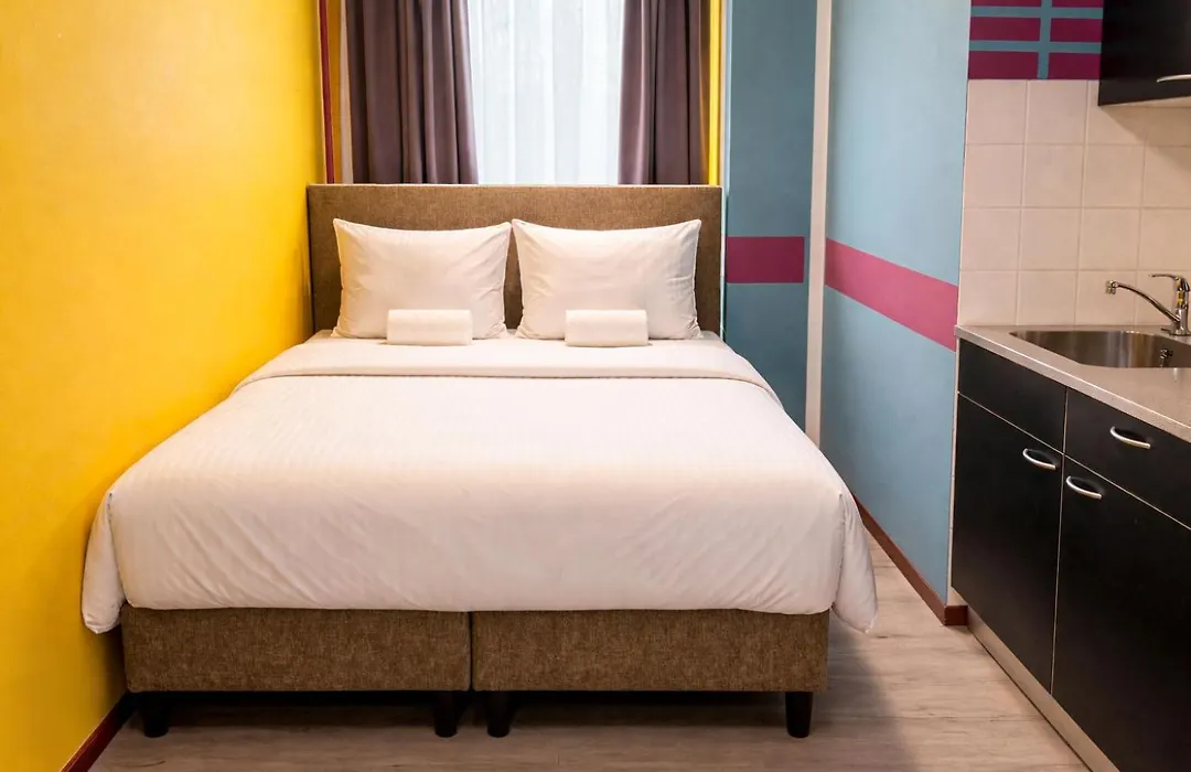 Amsterdam Teleport Hotel - Free Parking-1