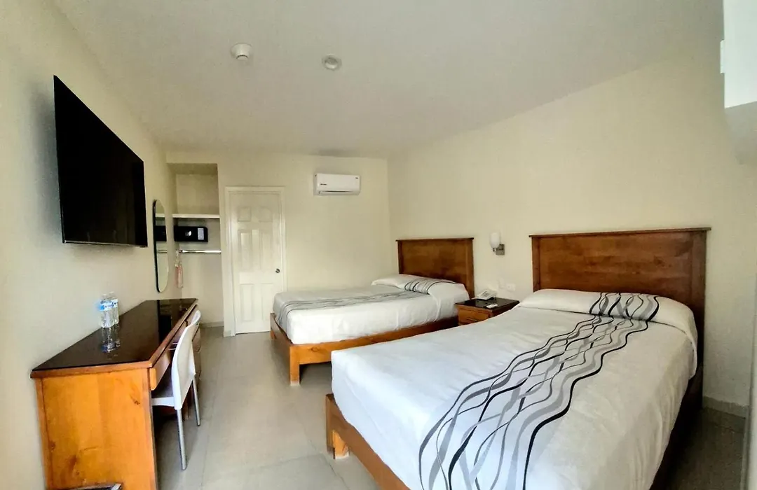 Hotel Baja-1