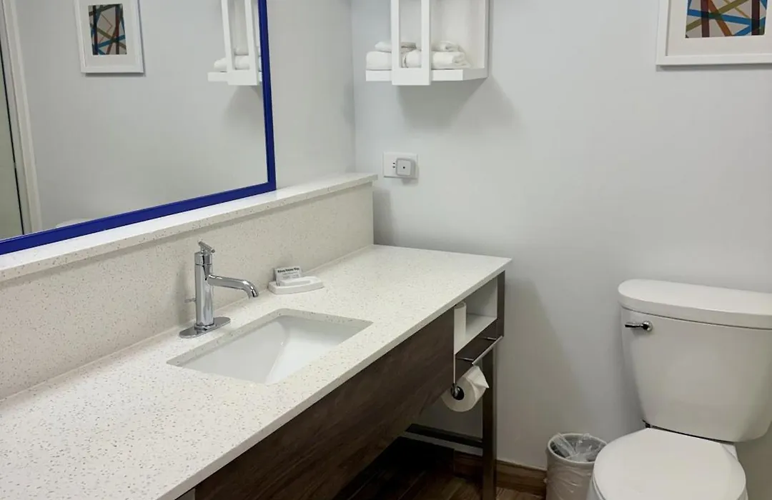 Hampton Inn Mchenry-1