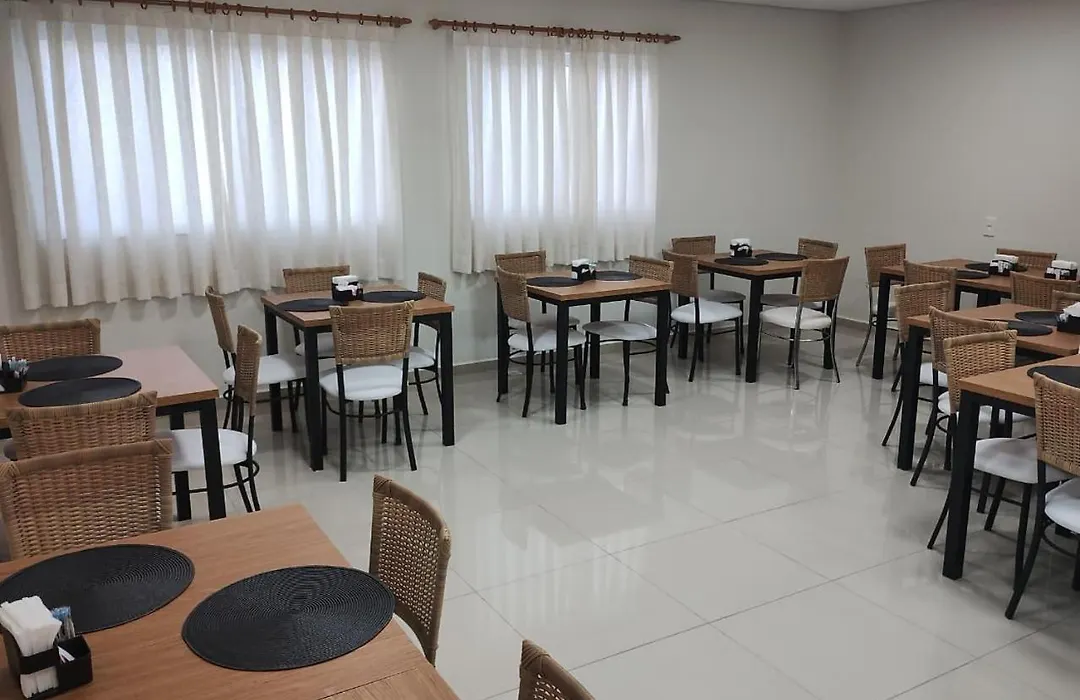 Golden Hotel - O Mais Central - Pet Friendly-1