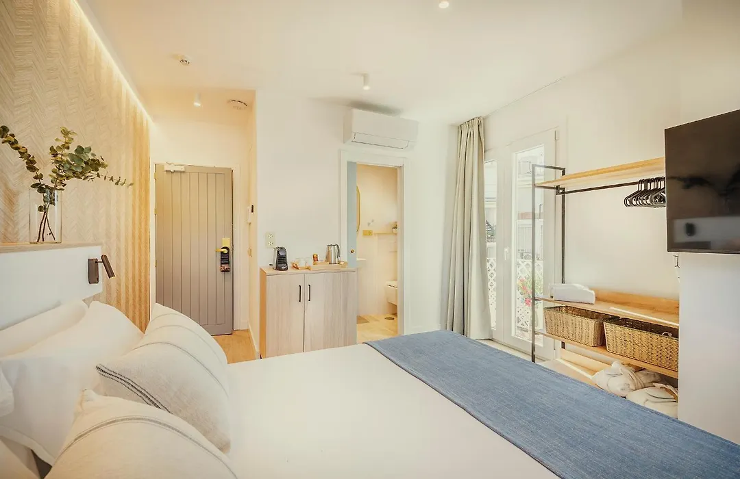Beneste Nerja Hostal-1
