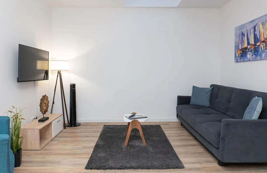 Infinity Stay Apartmenthaus Am Park-1