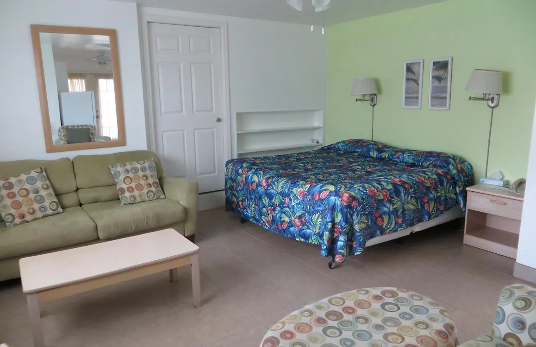 Dolphin Inn-1