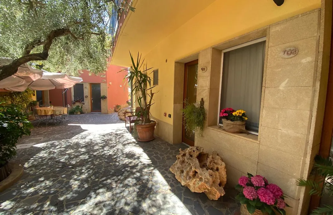 Hotel Villa Canu-1