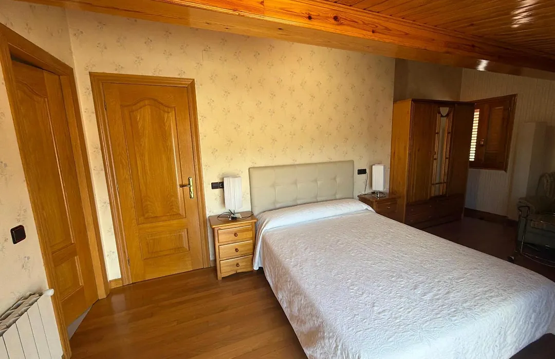 Hostal Pirineos Ainsa-1