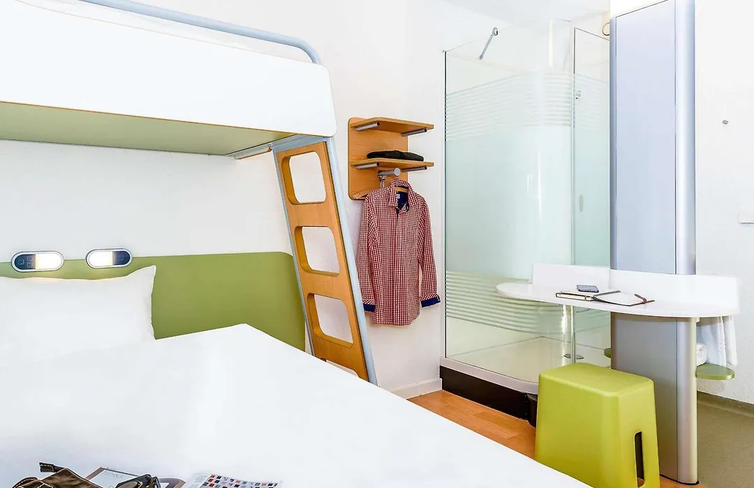 ibis budget Saint-Quentin Centre Gare-1