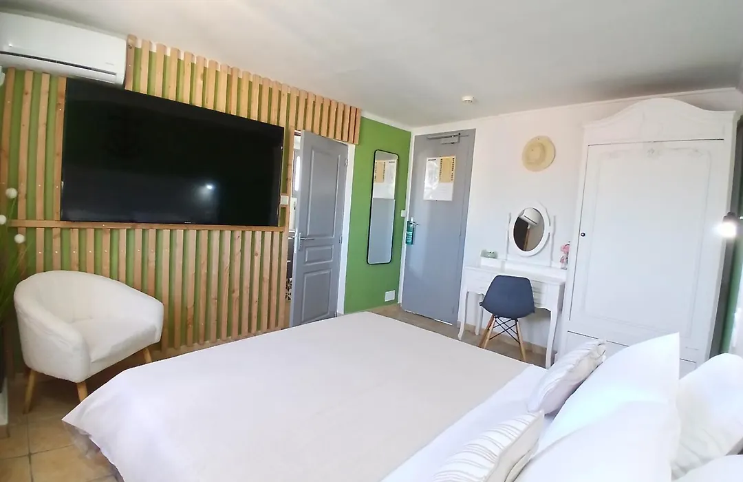 Hôtel Quai d'Azur-1