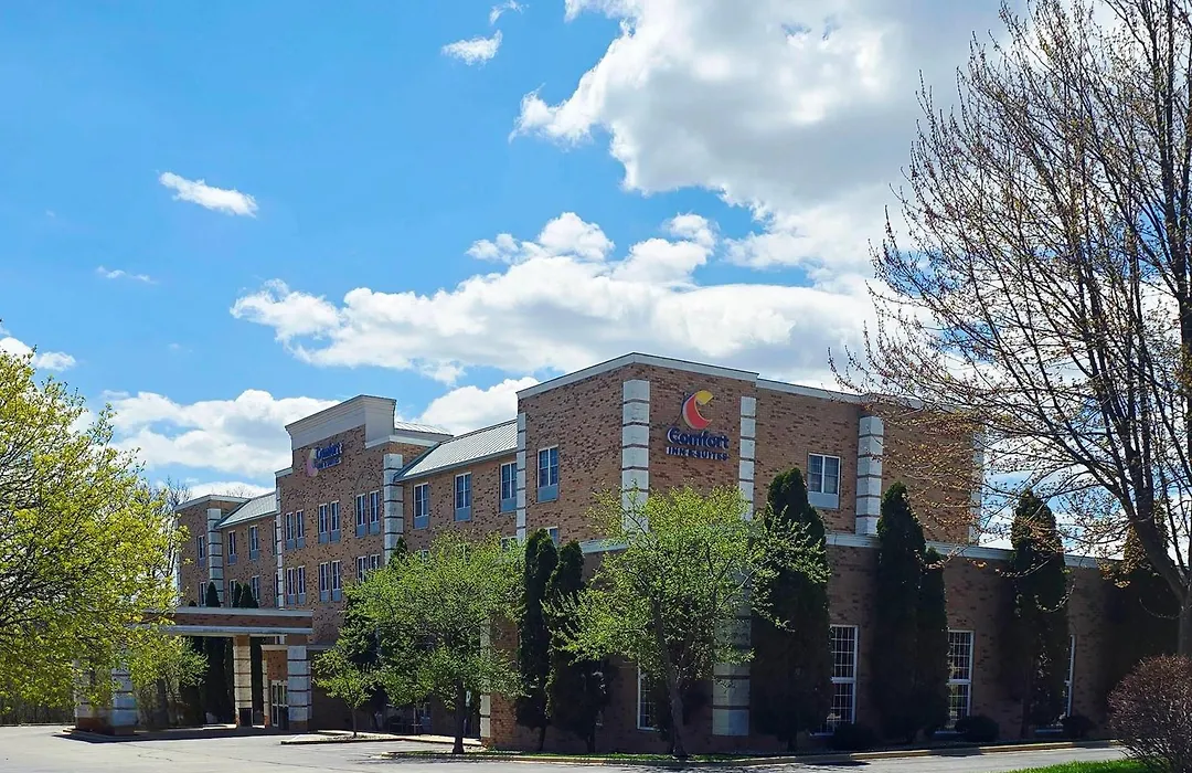 Comfort Inn & Suites Grafton-Cedarburg-1