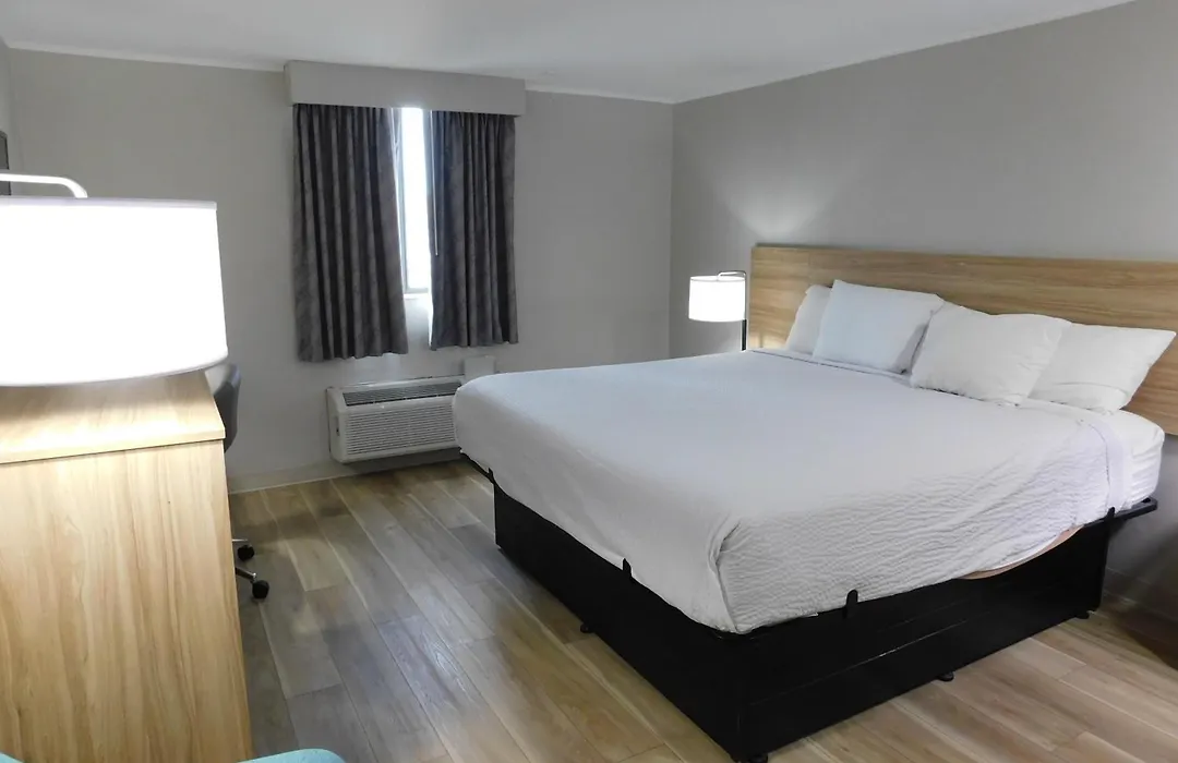 Days Inn By Wyndham Effingham-1