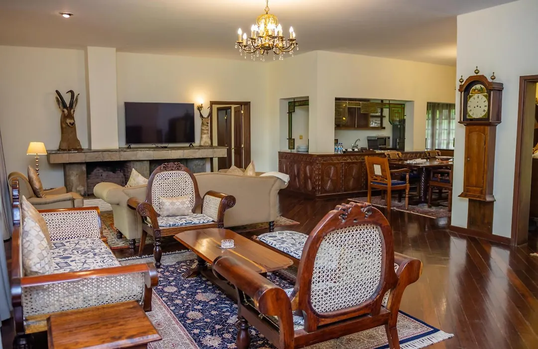 Safari Park Hotel-1