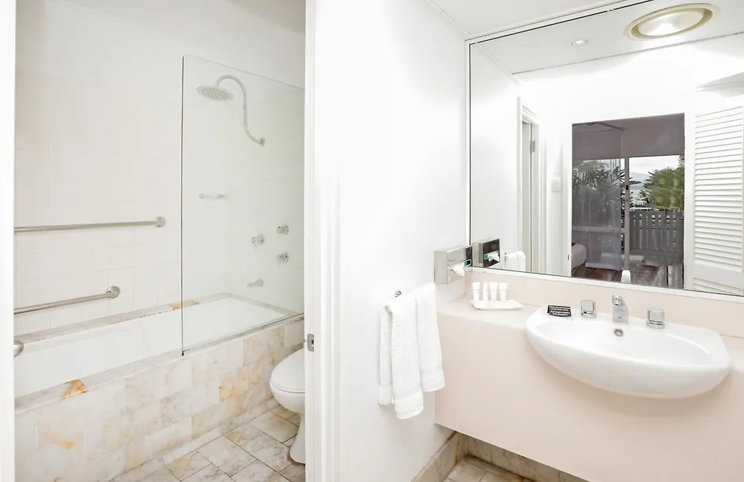 Ramada By Wyndham Cairns City Centre-1