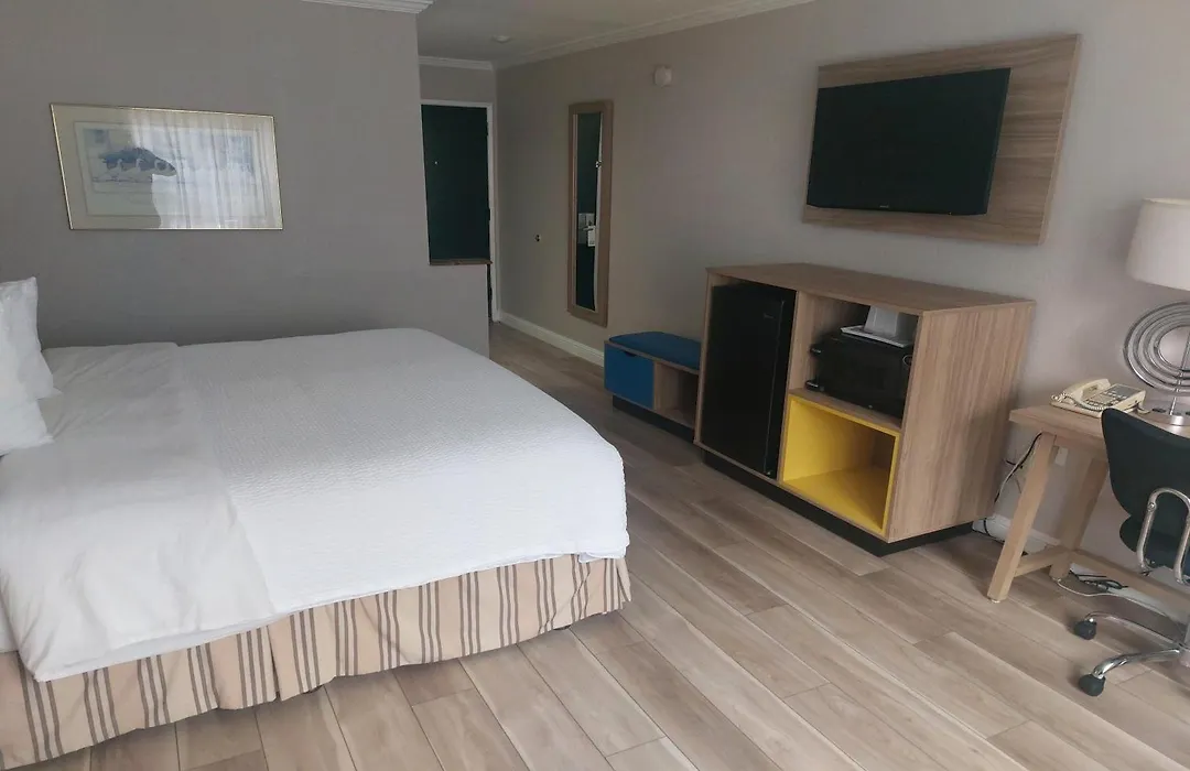 Days Inn & Suites By Wyndham Mountain View-1