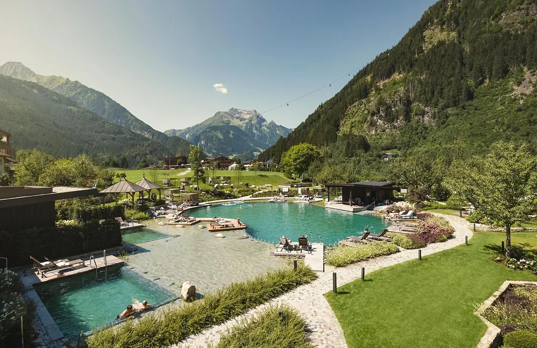 Neuhaus Zillertal Resort-1