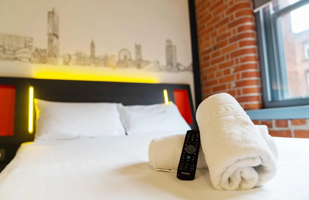 Easyhotel Manchester-1