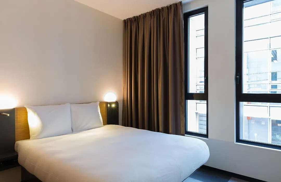 Easyhotel Brussels City Centre-1