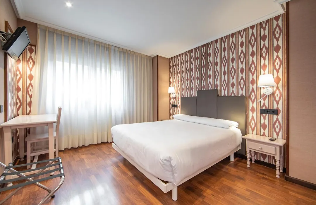 Hotel Puerto de Candás-1