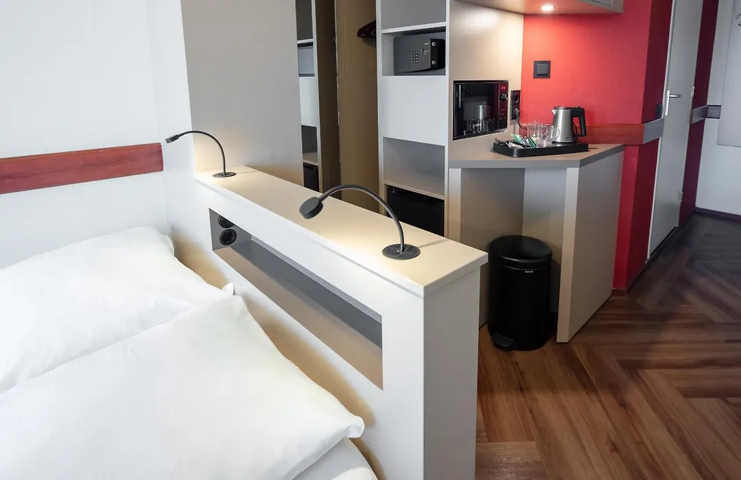 A-Train Hotel-1