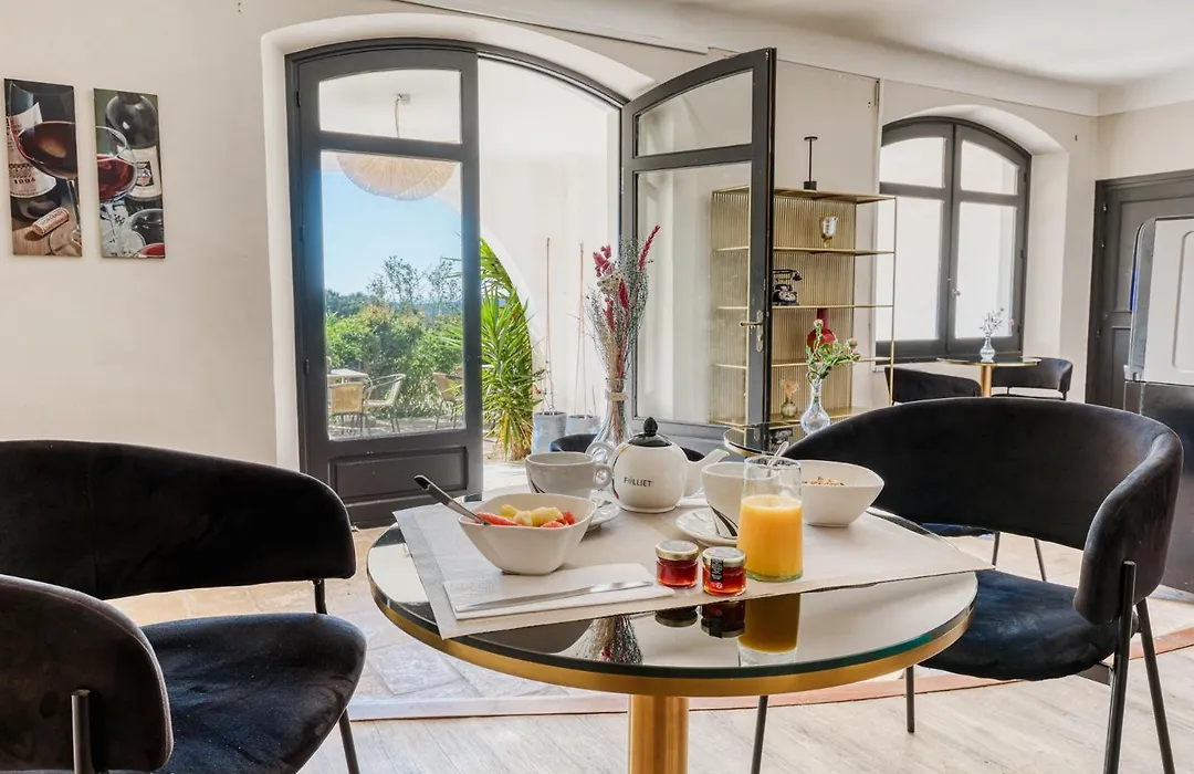 Hôtel Paradis-1