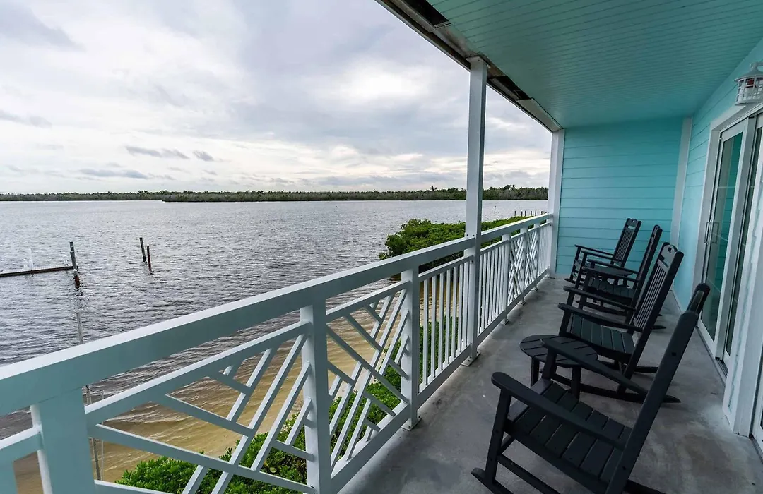 Tween Waters Island Resort & Spa-1