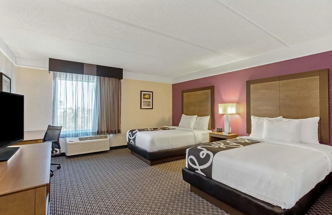 La Quinta Inn & Suites By Wyndham Panama City-1