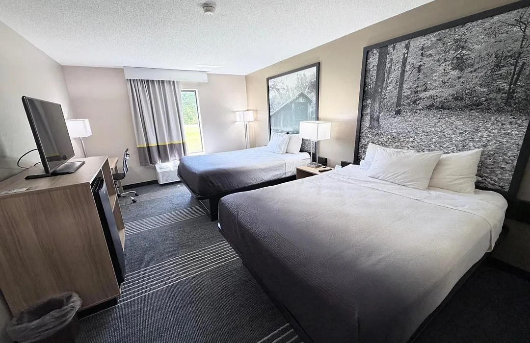 Super 8 By Wyndham Hannibal-1