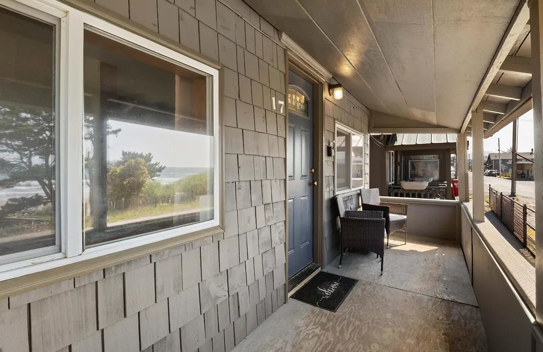 Oceanside Ocean Front Cabins-1