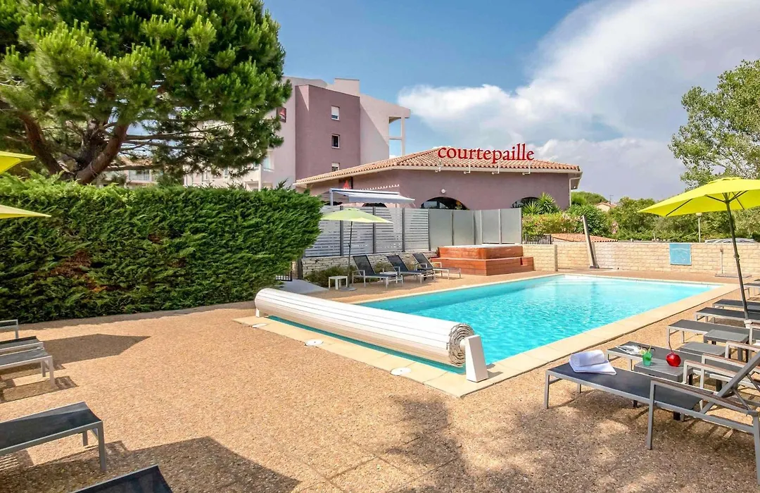 ibis Styles Fréjus St Raphael-1