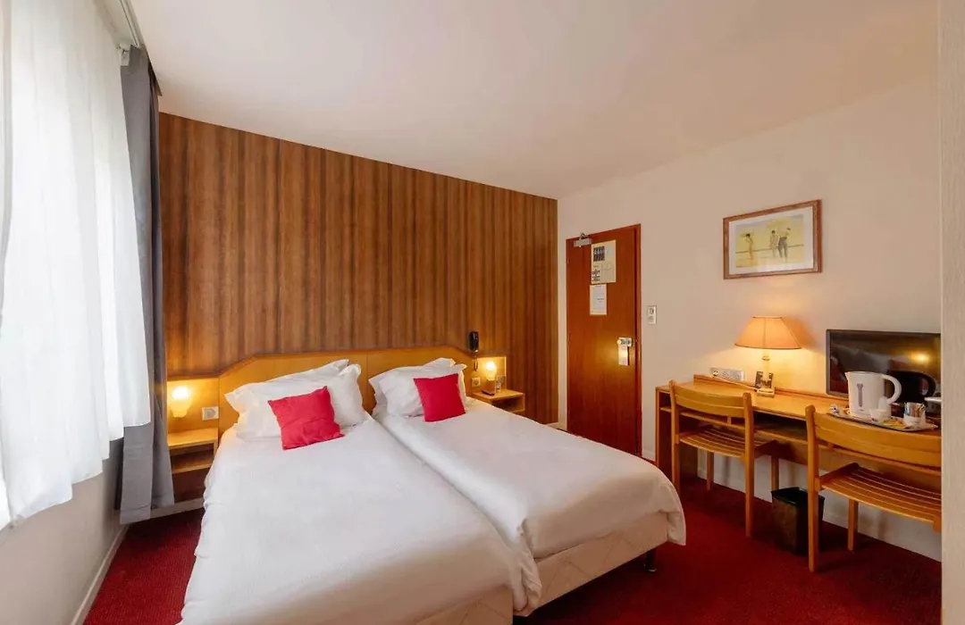 Metropol Hotel-1