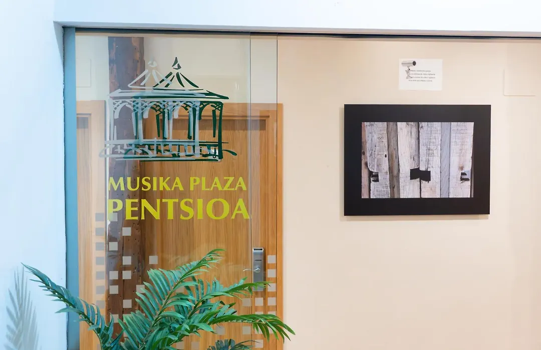 Musika Plaza-1