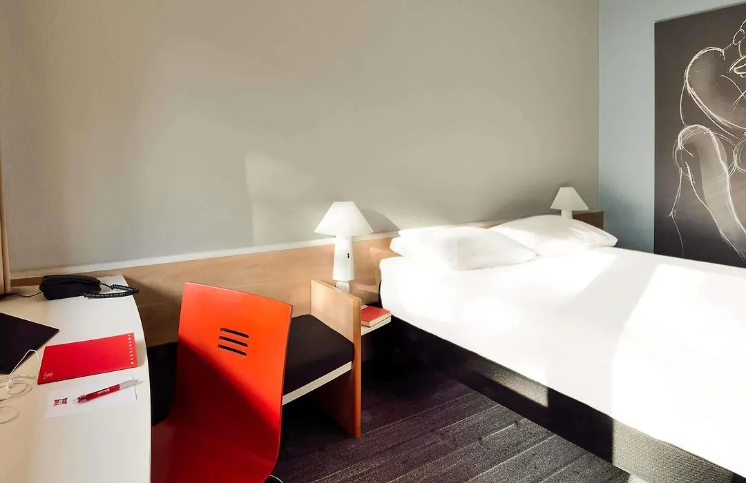 ibis Dieppe Le Val Druel-1