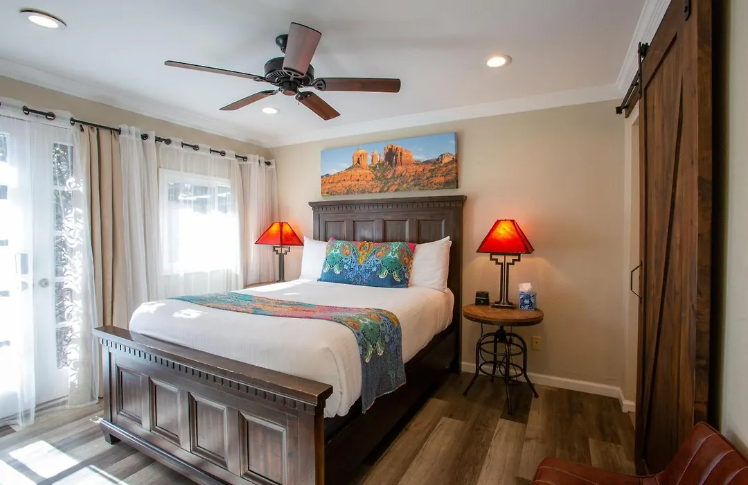 Lantern Light Inn - Romantic Getaway (Adults Only)-1