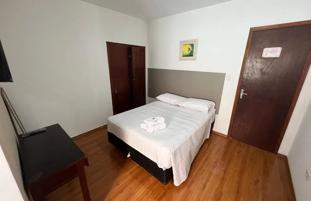 Hotel Thermas da Mantiqueira - Poços de Caldas - De frente para a Praça Central e Relógio Floral-1