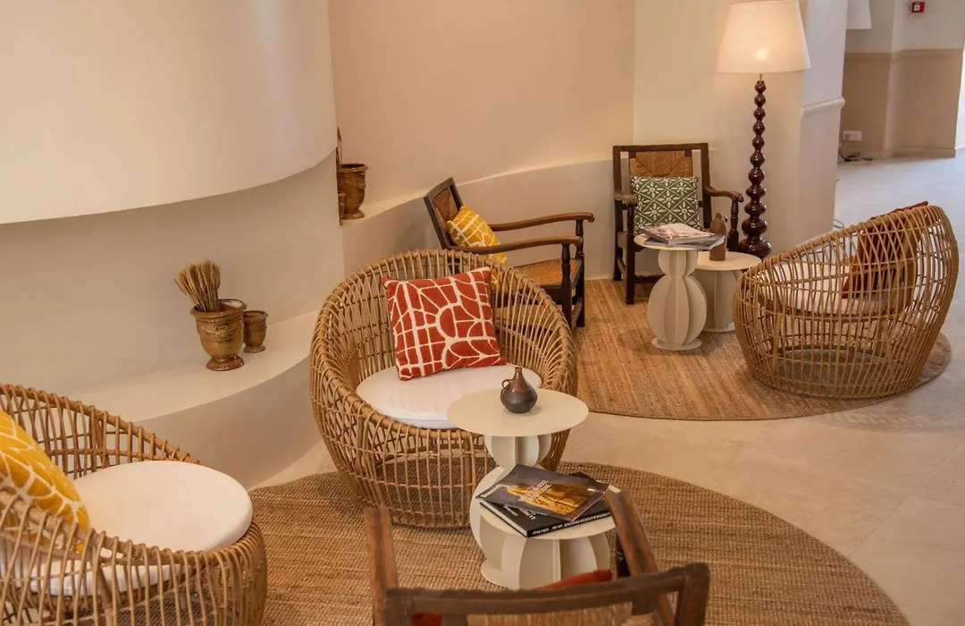 Mercure Arles Centre Arenes-1