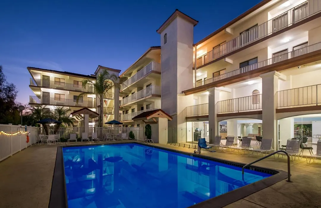 Days Inn By Wyndham Buena Park Anaheim-1