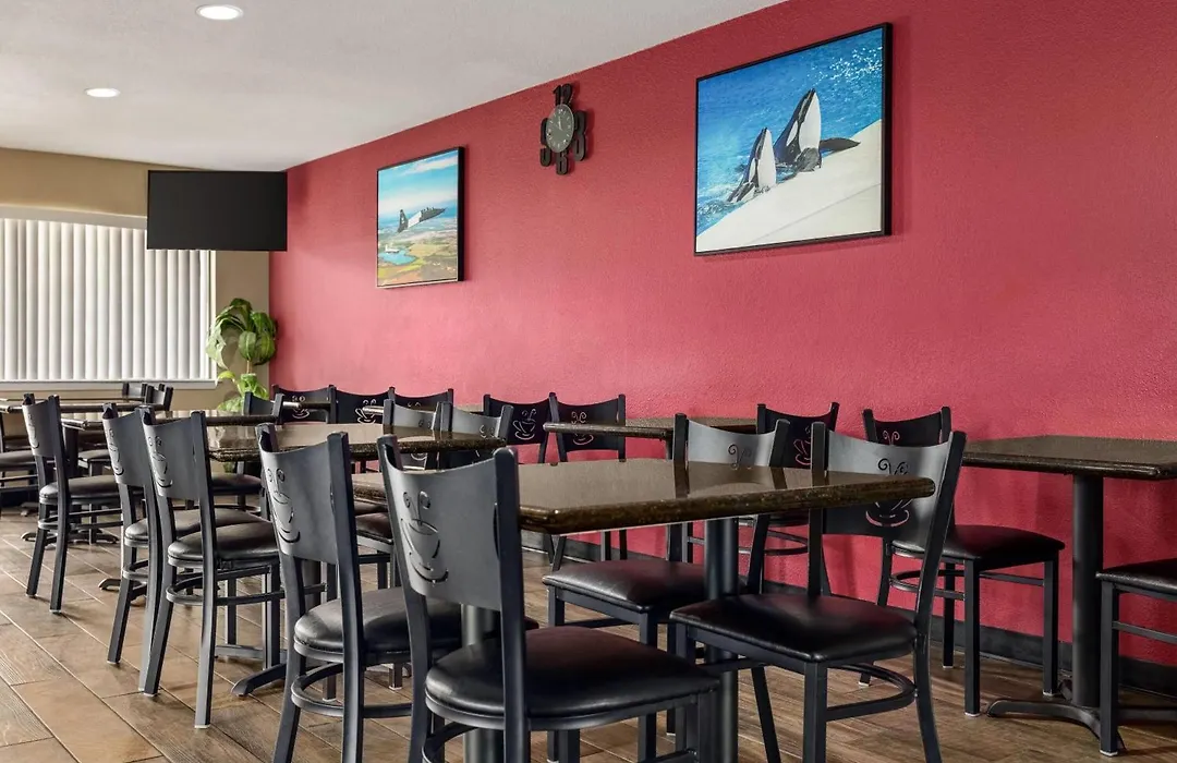 Ramada By Wyndham San Antonio Near Seaworld - Lackland Afb-1