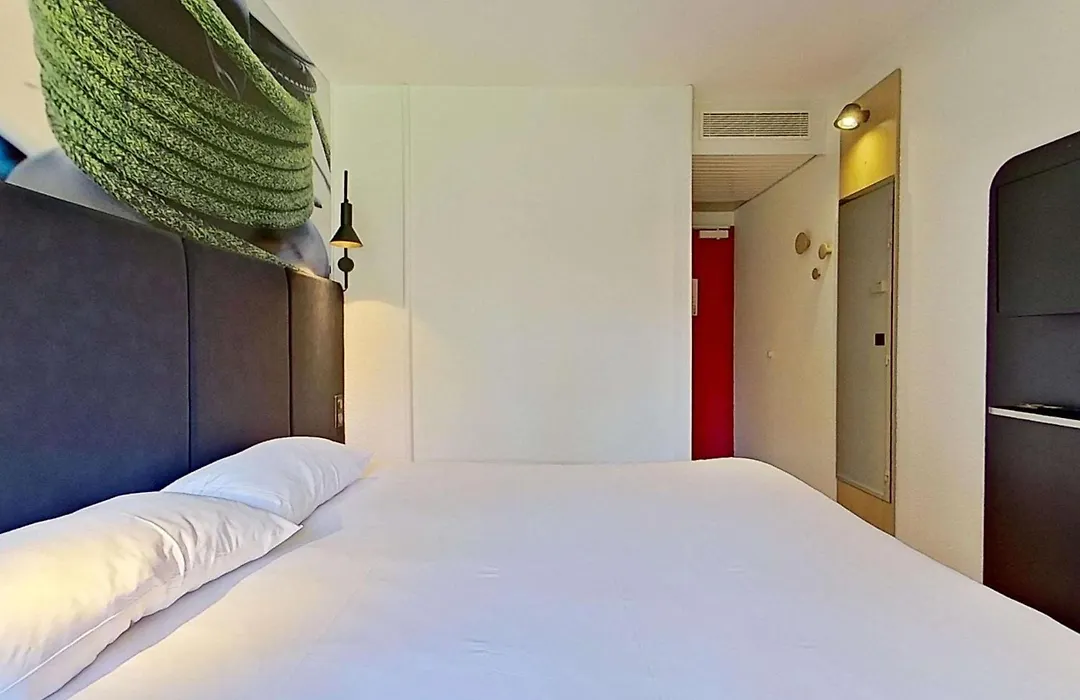 Ibis Vannes-1