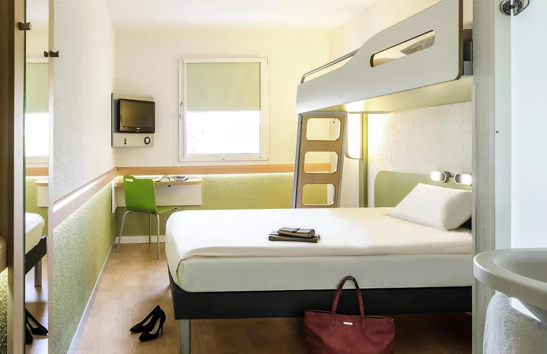 Ibis Budget Hyères-1