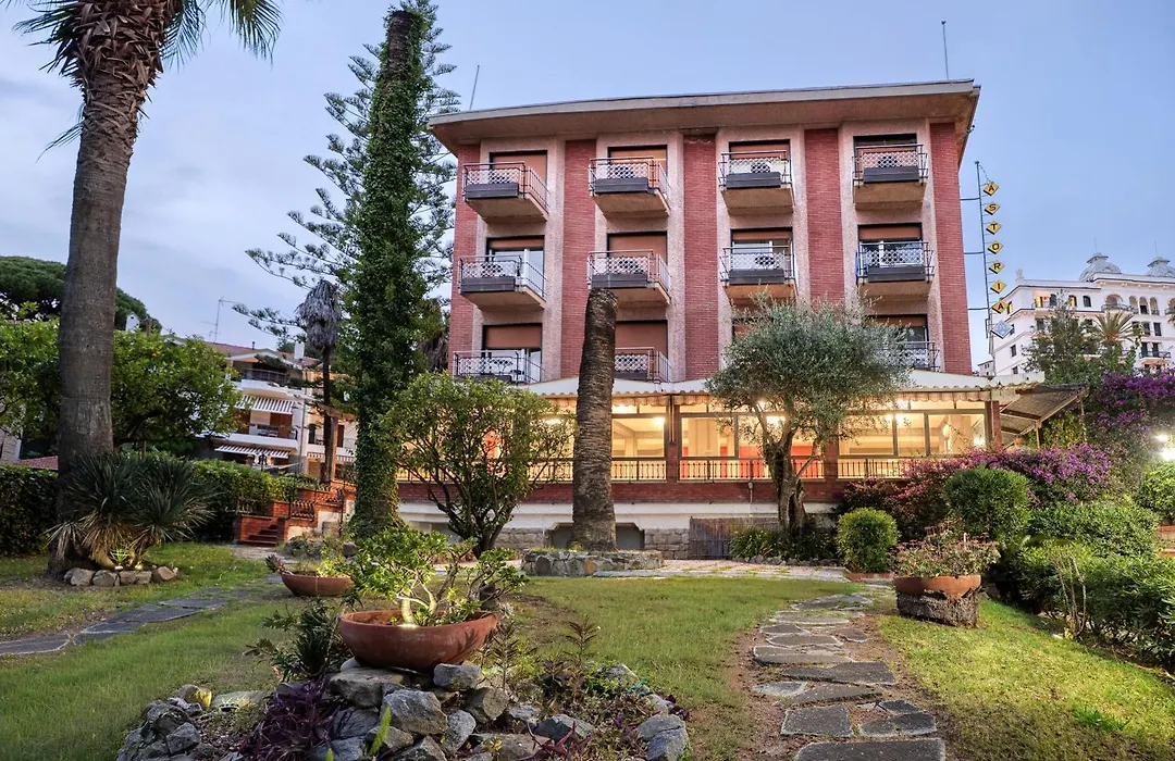Hotel Astoria-1