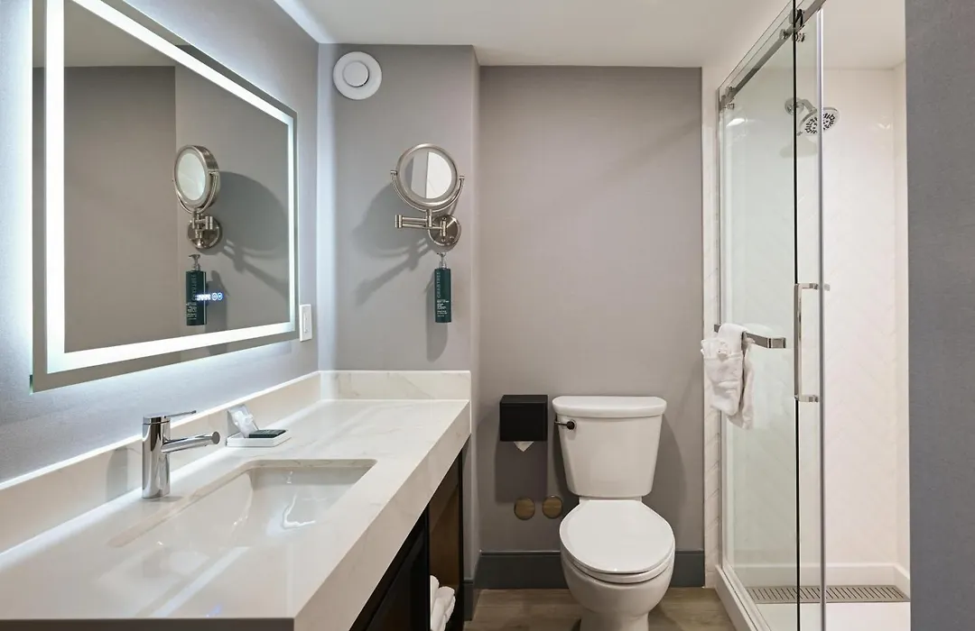 Hilton Winnipeg Airport Suites-1