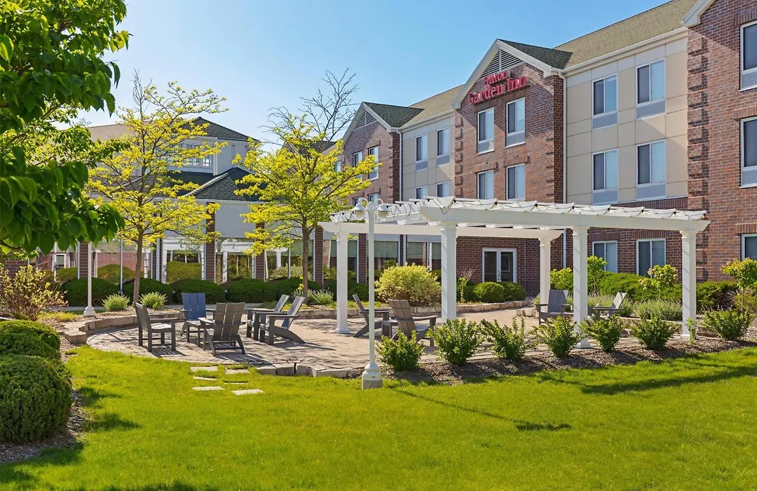 Hilton Garden Inn Milwaukee Northwest Conference Center-1
