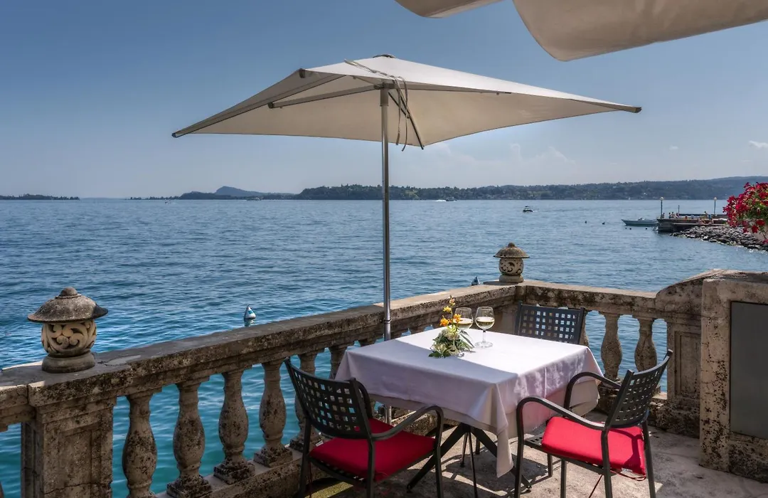 Hotel Villa Capri-1