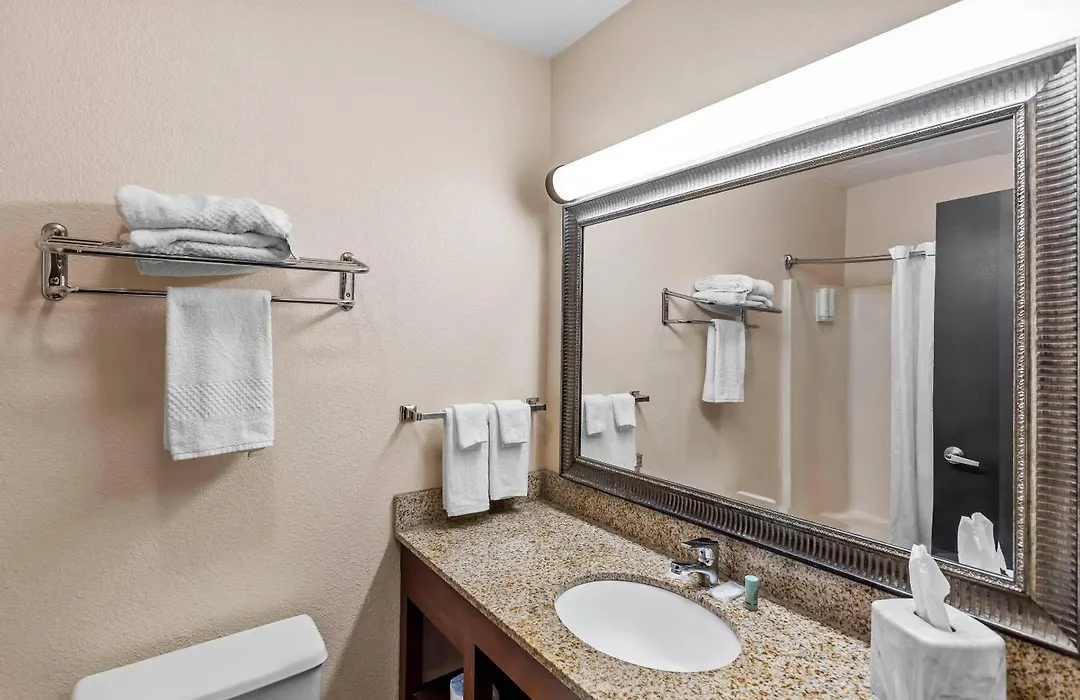 Rodeway Inn-1
