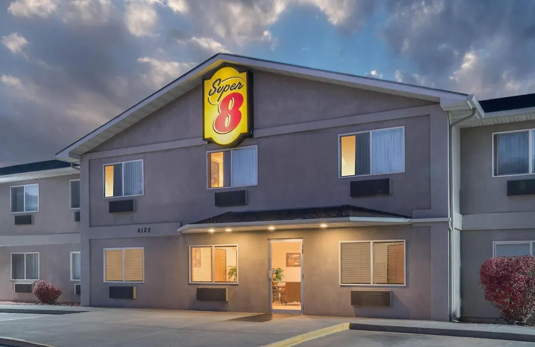 Super 8 By Wyndham Fountain-1
