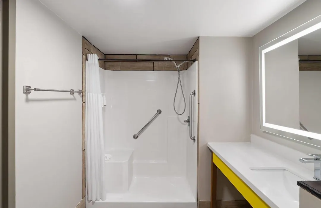 Days Inn By Wyndham Clanton Al-1