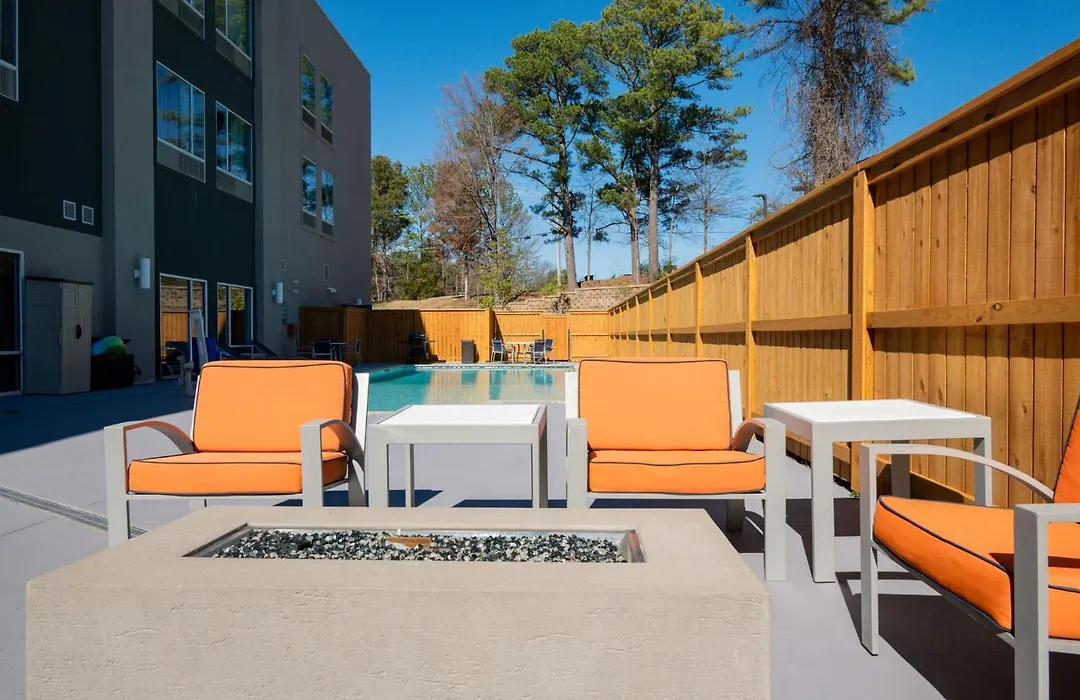 La Quinta Inn & Suites By Wyndham Oxford-1