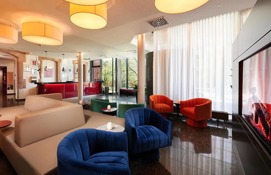 Novina Hotel Tillypark-1