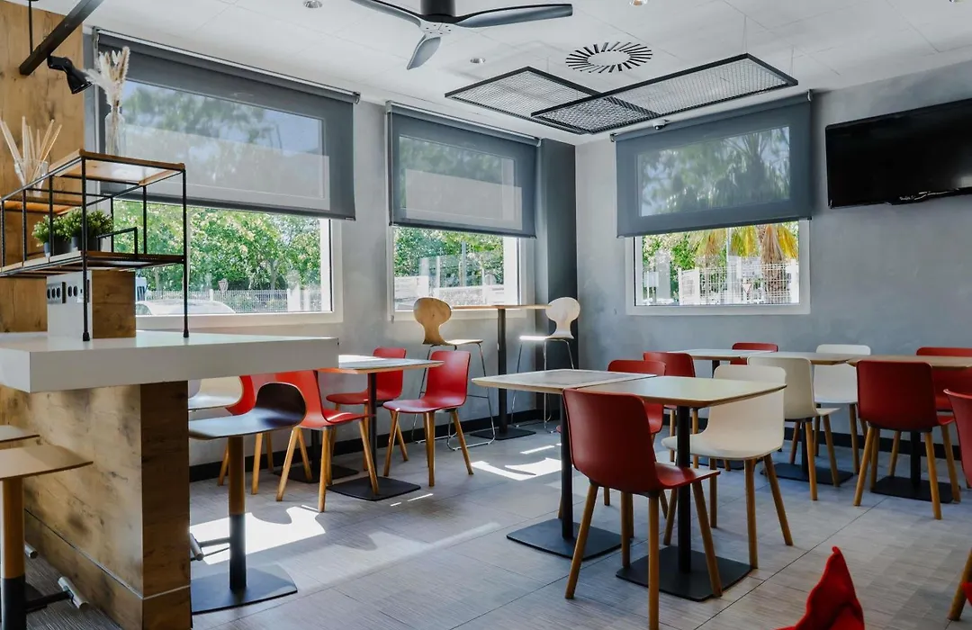 Ibis Barcelona Castelldefels-1