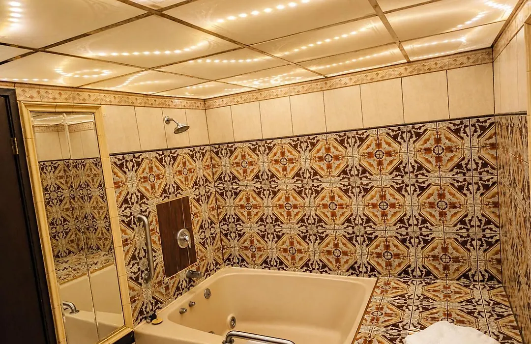 Chateau Royale Inn-1