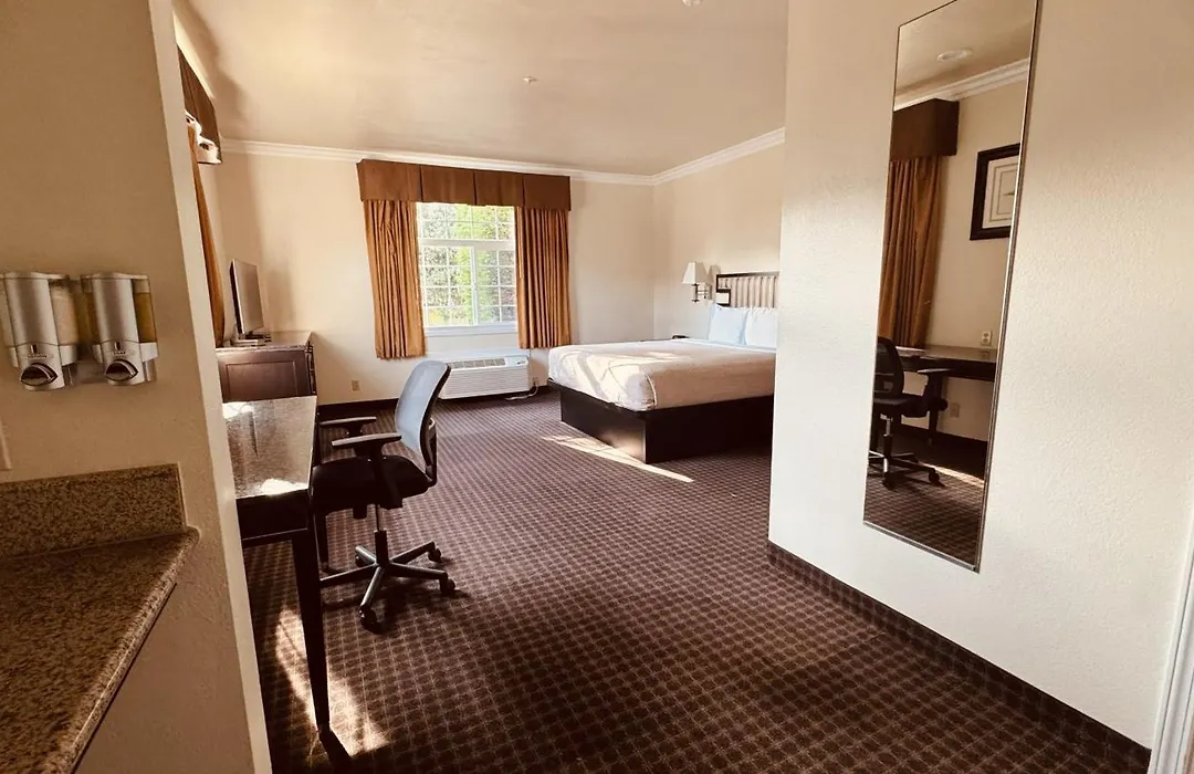 The Miramar Inn-1
